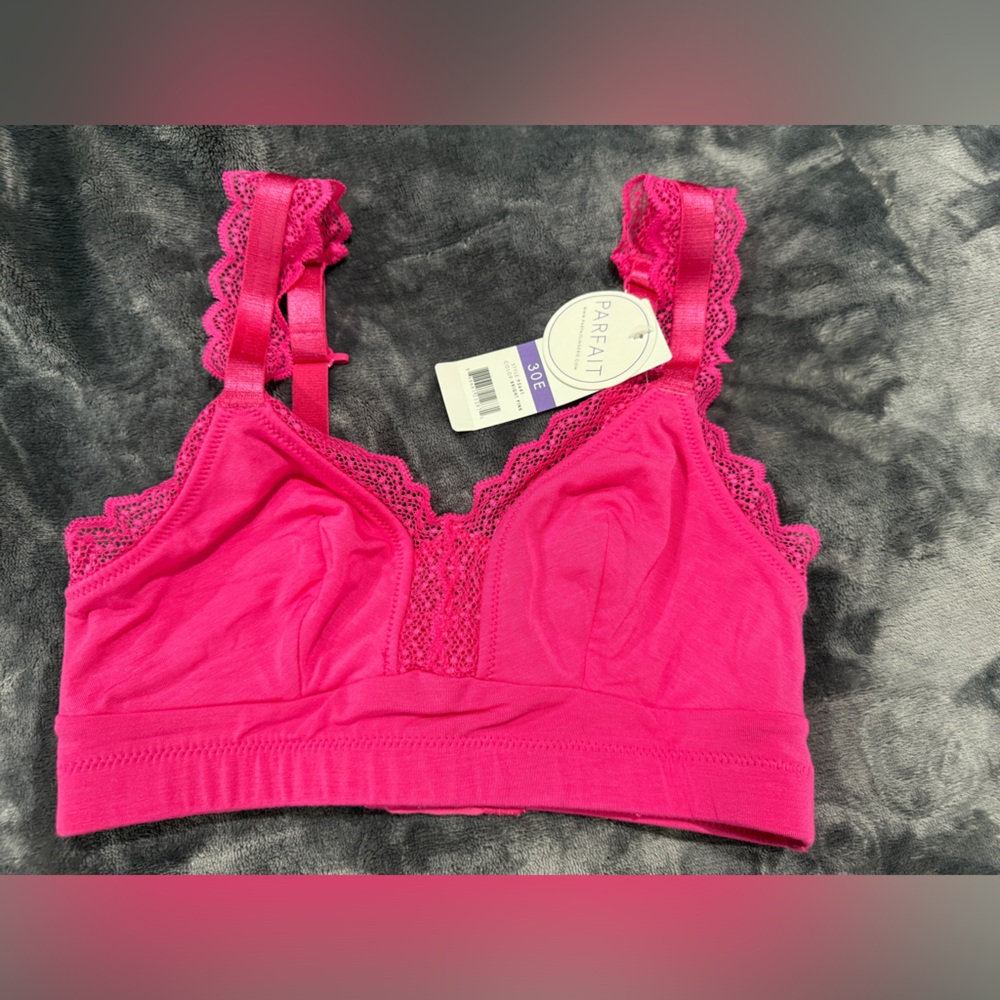 Parfait Women's Fuchsia Lace Bralette